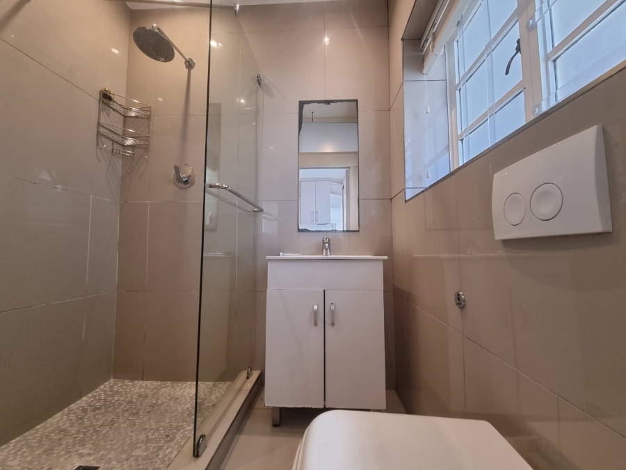 To Let 1 Bedroom Property for Rent in Oranjezicht Western Cape